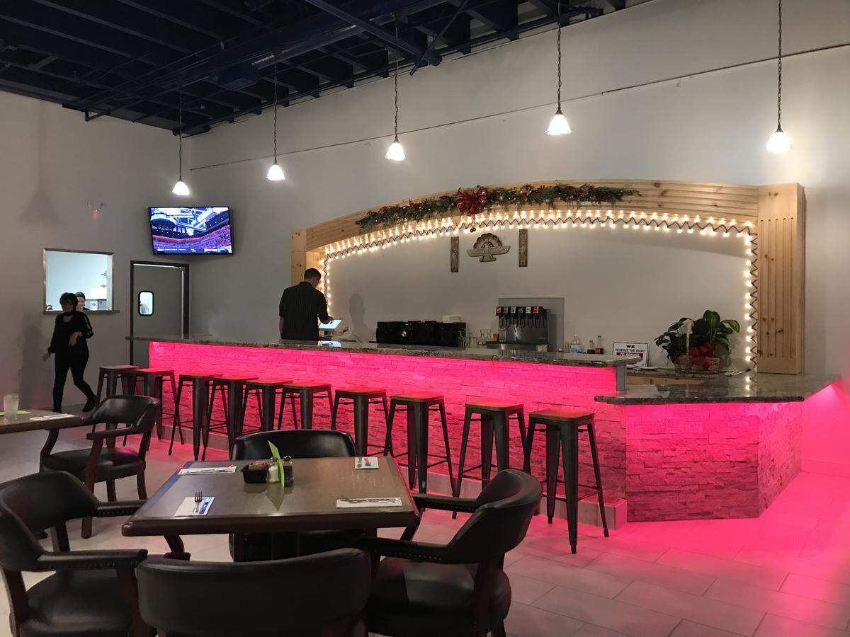Newly opened Imperial Pizzazz in the Tower District serves pizza, pasta and nonalcoholic drinks.