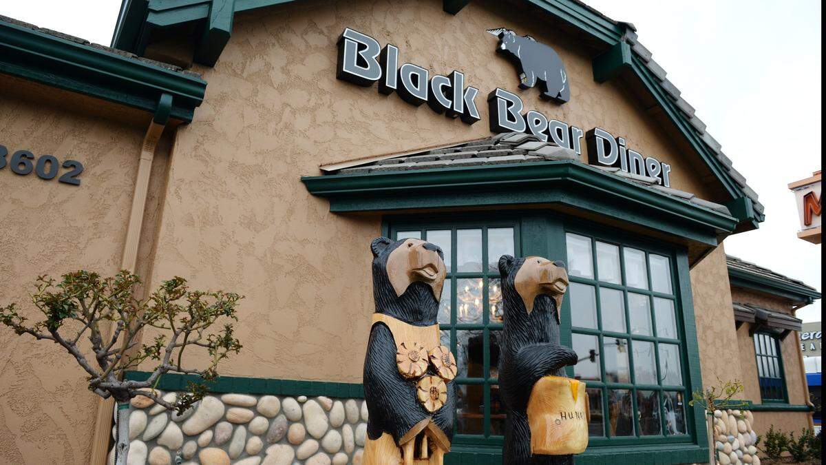 After years of opening restaurants around the Central San Joaquin Valley, Black Bear Diner finally opened a restaurant in the middle of Fresno a week ago.