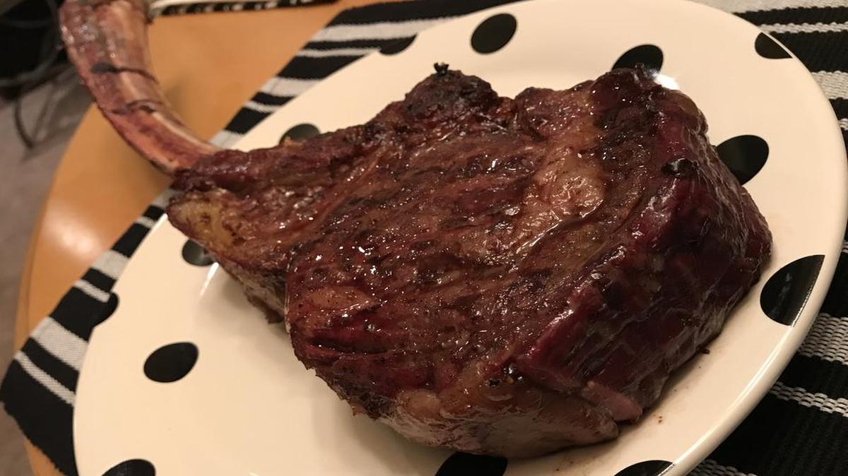 Leaving meat out of your diet? It could cause issues. A new study shows vegetarians are at higher risk of suffering depression compared to those who eat meat and consume a conventional balanced diet. Without meat, a vegetarian’s diet tends to have less vitamin B12 consumption, as well as greater intake of nuts that contain omega-6 fatty acids, which have been linked with an increased risk of mental health problems.