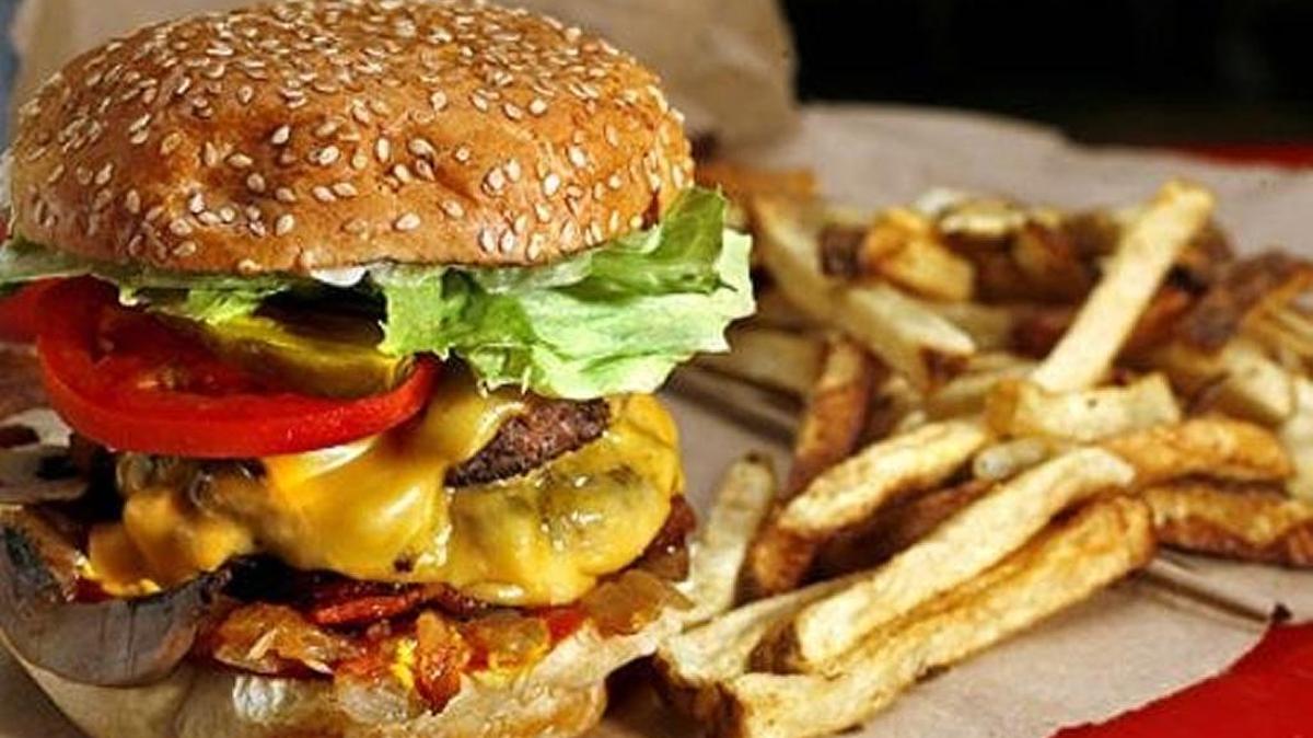 Five Guys takes the crown as the best burger joint, according to rankings from the latest Harris Poll s annual EquiTrend Study.