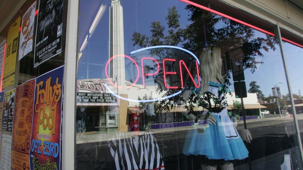 Mannequins at Valentino’s appear to be watching the intersection at Olive and Wishon avenues for traffic that is about to reappear. The story is closing after 33 years in the Tower District.