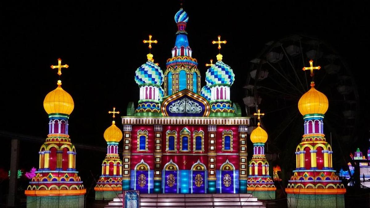 One of the lanterns in “Global Winter Wonderland” is a recreation of St. Basil’s Cathedral, Russia.