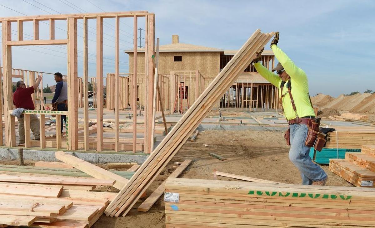 Southeast Fresno can accommodate future growth, but many questions about who pays for streets and sewer service remain unanswered.
