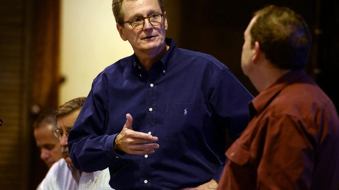 Westlands Water District’s Tom Birmingham speaks during a meeting with farmers in 2013.