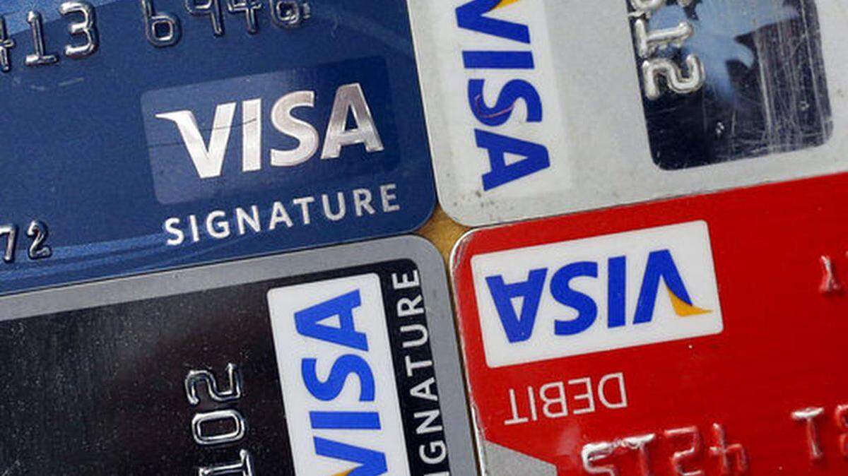 Over the past five years, more and more Americans have been shifting away from cash payments in interest of paying electronically.