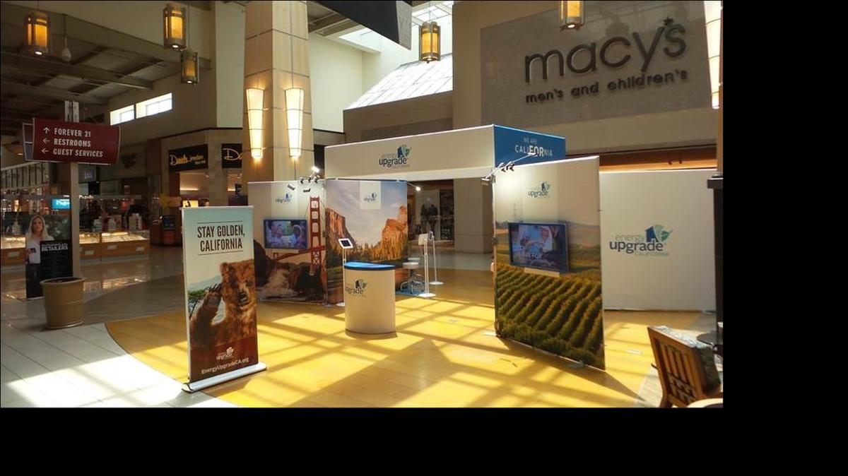 
The interactive display in the mall’s center court teaches visitors how to save water and energy, hosted by Energy Upgrade California.
