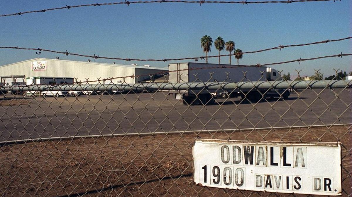 The Odwalla Inc. juice production plant in Dinuba, shown in a 1996 photo, was partially shut down that year in the wake of an E. coli bacteria outbreak linked to apple juice produced at the plant.