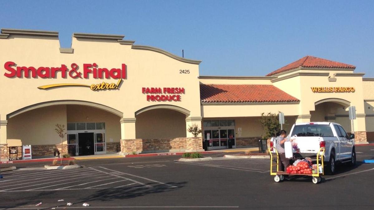 Wells Fargo revamped and expanded its bank inside the Smart & Final store at Blackstone and Clinton avenues.