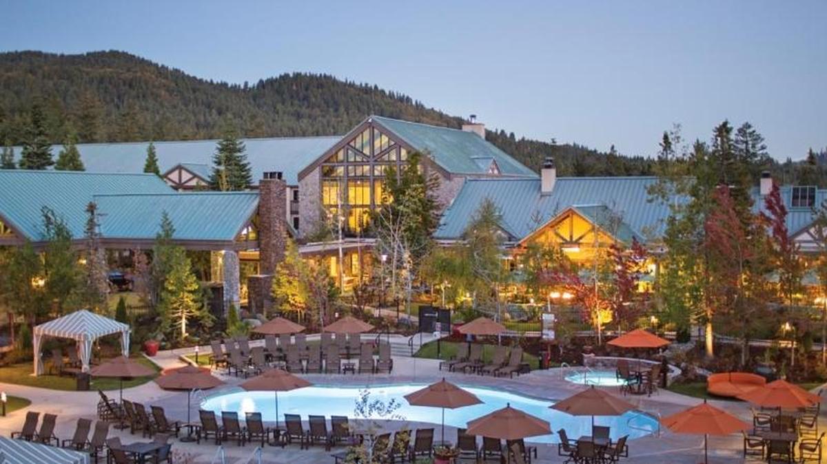 The Tenaya Lodge is located 2 miles from Yosemite National Park’s southern entrance.