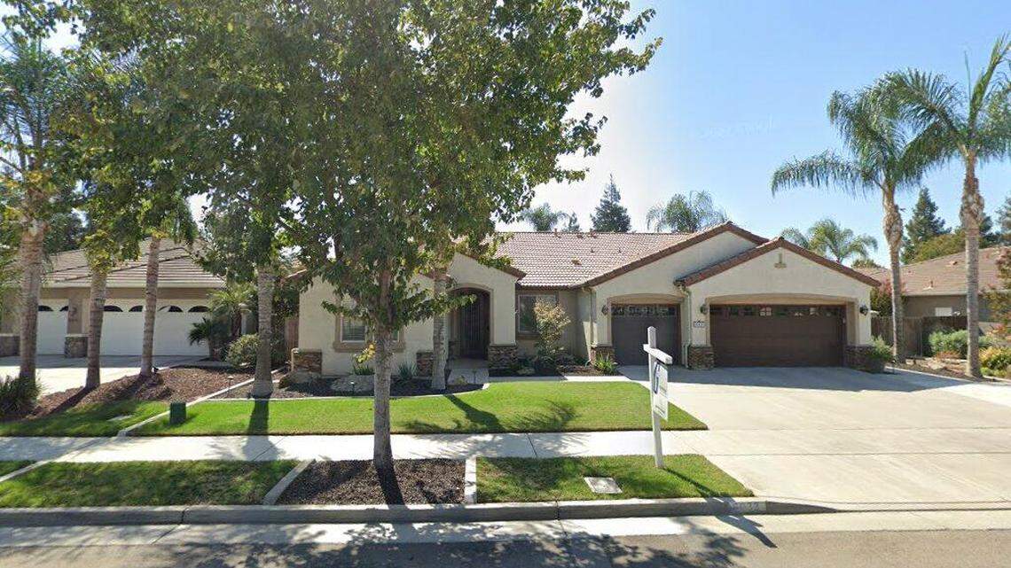 House on 6000 block of West Delaware Court