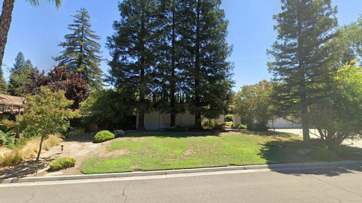 House on 6000 block of North Kavanagh Avenue