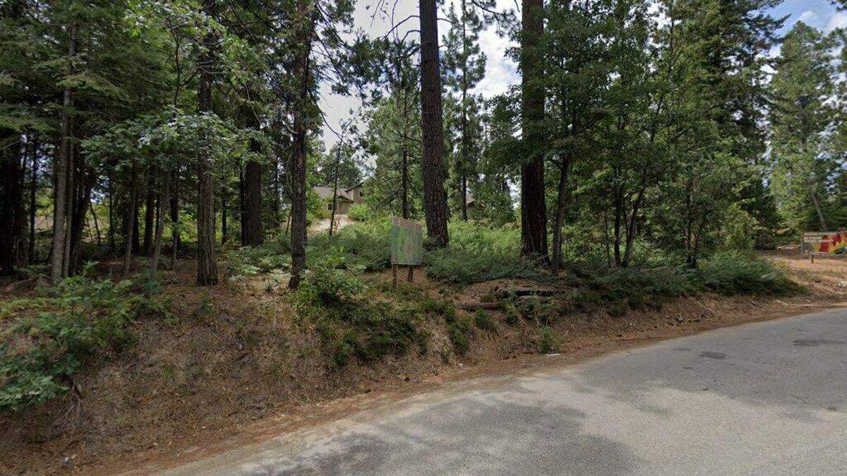 House on 39500 block of Weldon Corral