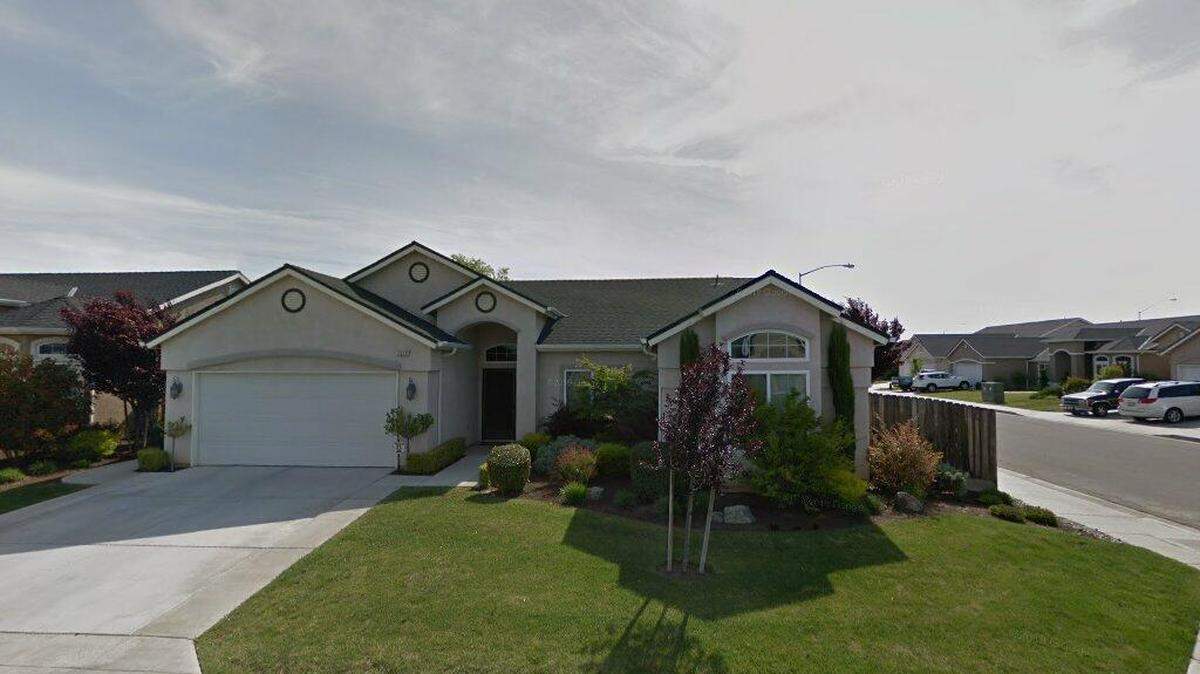 House on 3000 block of North Filbert Avenue