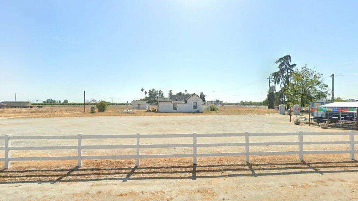 Read more about a 3-bedroom duplex that sold in Parlier area. It went for $1 million.