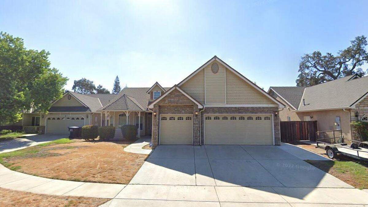House on 6200 block of West Damsen Court