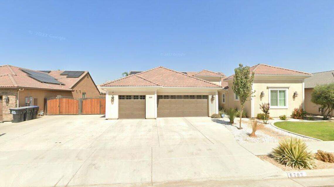 Read more about a 4-bedroom house that sold in Visalia, Tulare, Tulare County. It went for $725,000.