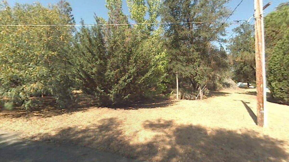 House on 45200 block of North Oakview Drive
