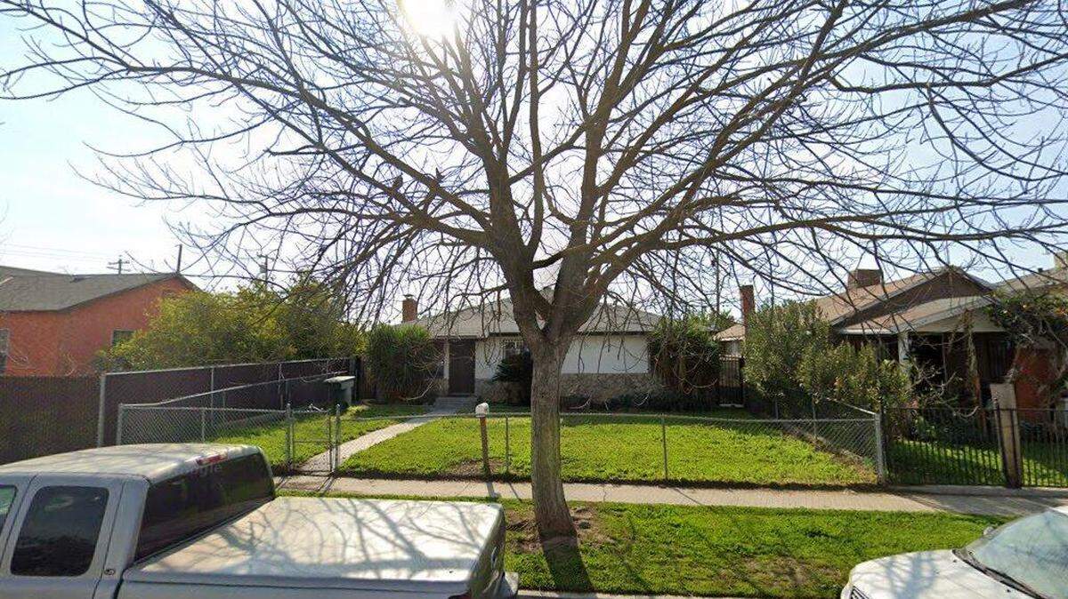 House on 100 block of East Stanislaus Street