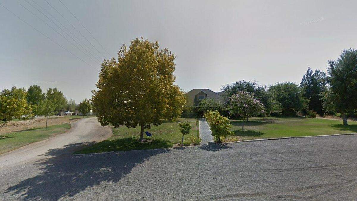 House on 6200 block of North Bataan Avenue