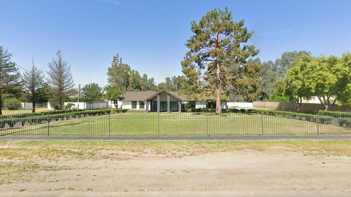 House on 6000 block of North De Wolf Avenue