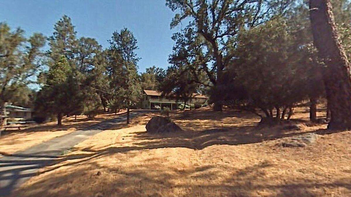 House on 45400 block of North Oakview Drive
