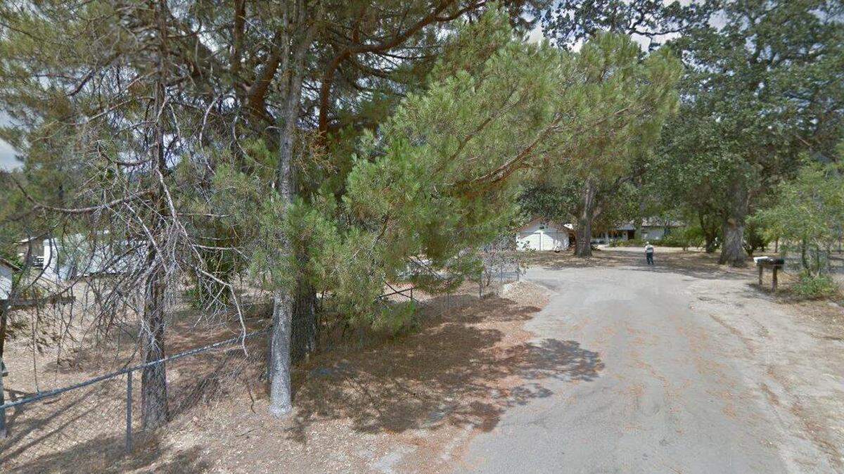 House on 33300 block of Hoskins Lane