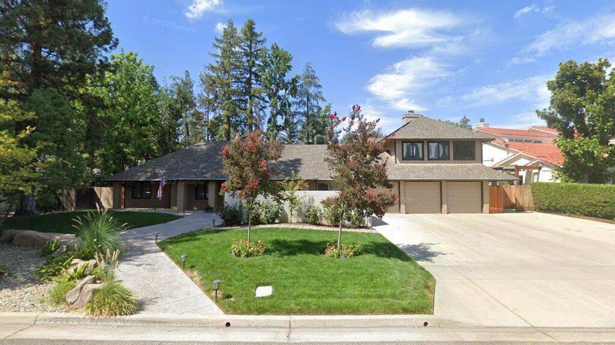 House on 2800 block of West Cromwell Avenue
