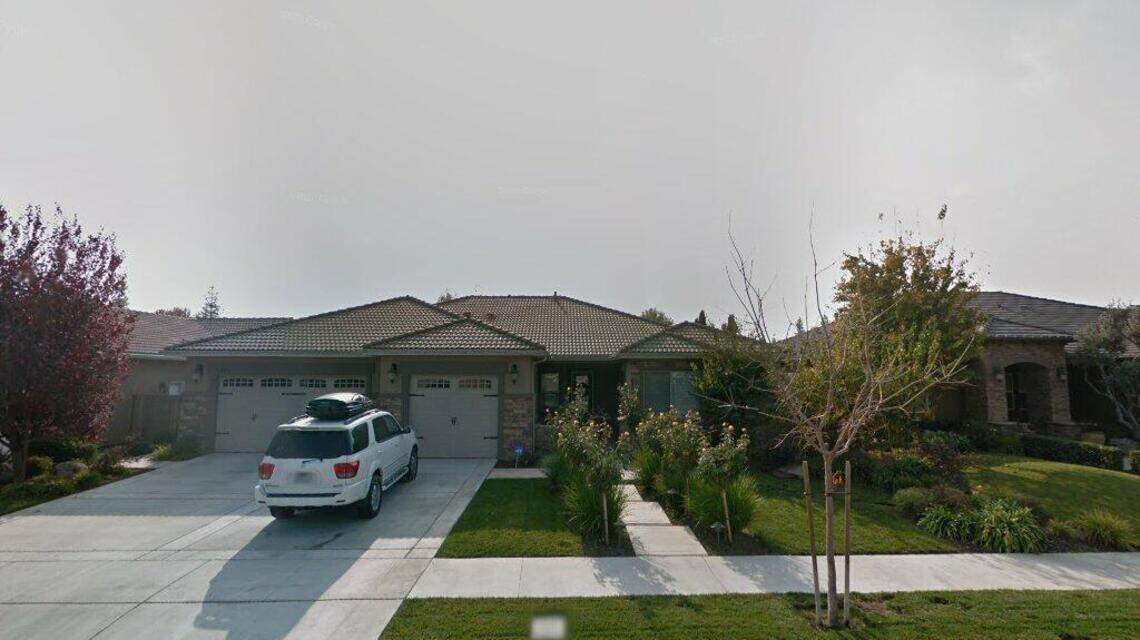 A 4-bedroom house sold in Visalia, Tulare, Tulare County sells for $725,000. Here are the details.
