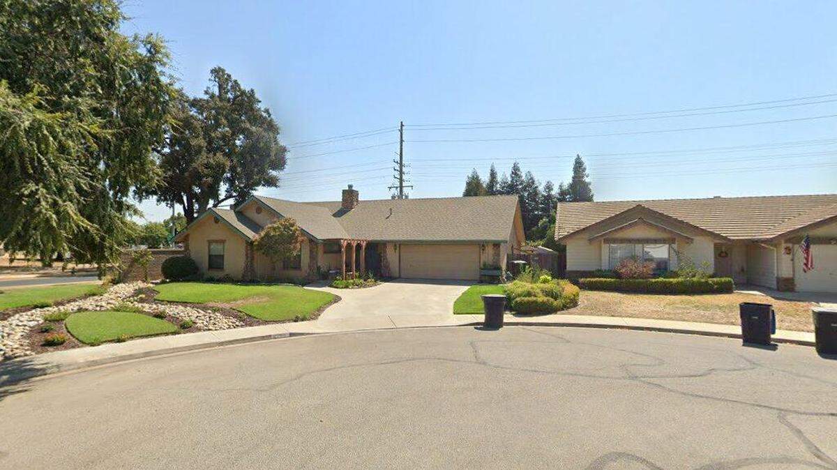 House on 4100 block of West Mission Court