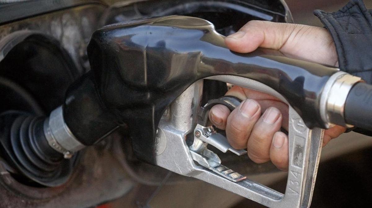 

Gas prices are plunging everywhere, including Fresno, where the price has fallen 23 cents in the last month to an average $3.14 for a gallon of unleaded gasoline, AAA of Northern California said in its monthly report on Tuesday, Sept. 8, 2015.
