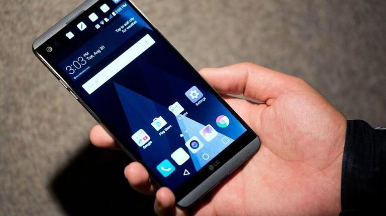Smartphone tech in Fresno accessed, shared minor’s intimate videos, lawsuit alleges