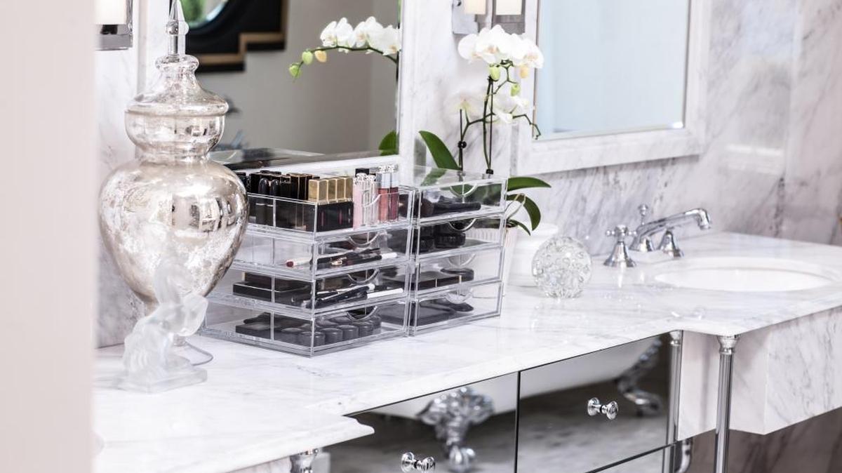 
Boxy Girl organizer
