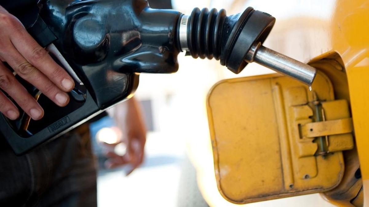 Fresno motorists are enjoying lower gas prices than a year ago thanks to ample supplies.