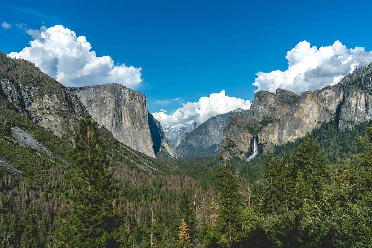 California is experiencing an unusually dry and warm winter so far this year, including in Yosemite National Park. When will it snow?