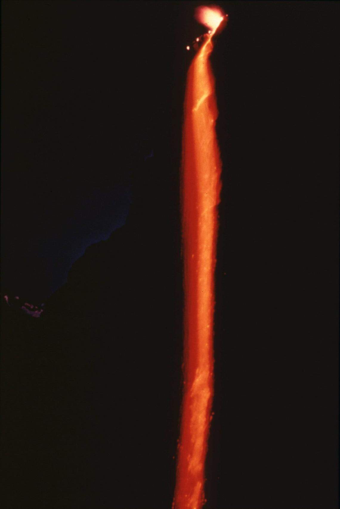  The Yosemite firefall was a longstanding summer tradition at Yosemite National Park in which red fir embers were shoved off Glacier Point every evening at 9 p.m.