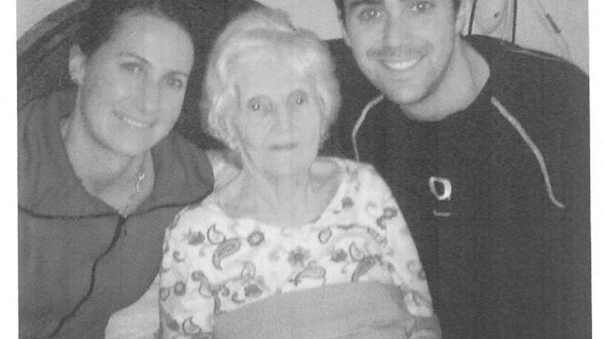 Kathleen Rankin Moore, center, shown with her grandchildren, Jason Craveiro and Cristina Craveiro Sullivan, died in 2014.