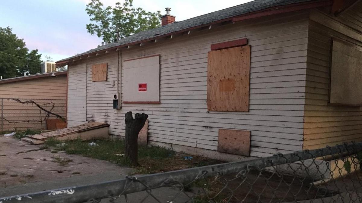 
Landlords in Fresno will be targeted for problems like boarded-up homes in the city’s new code enforcement effort.
