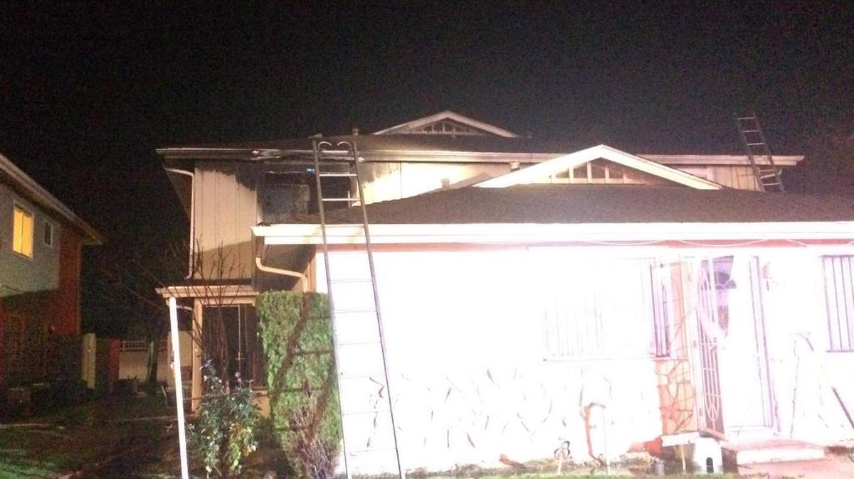 Firefighters battled a blaze in a vacant apartment in Central Fresno on Tuesday night.
