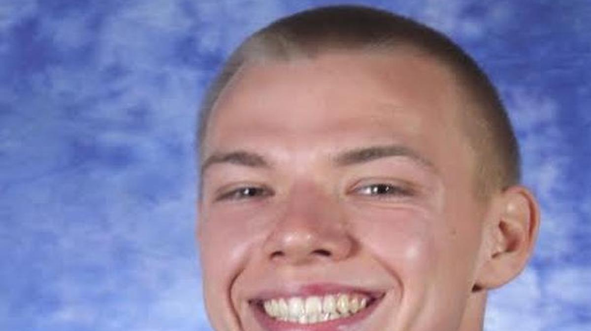 
Clovis police officer Nicholas Mason is being honored for leading arrests of drunken drivers.
