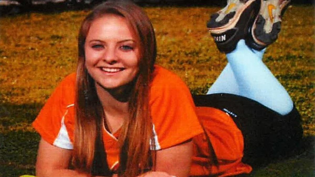 Bethanie Clubb, 17, is described as 5-feet-4 tall and weighing about 120 pounds. She has green eyes and blonde hair, and was last seen wearing a white shirt and blue jeans.
