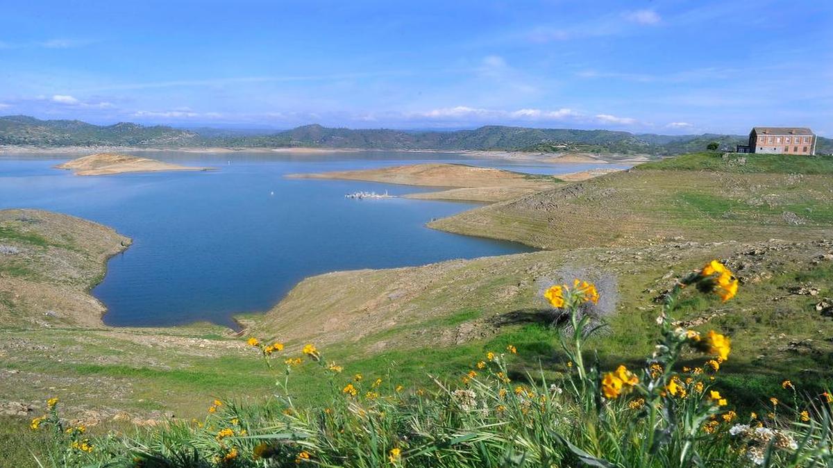 
Despite the low level of Millerton Lake, shown here last winter, the city of Fresno has purchased some water from the lake to help this summer.
