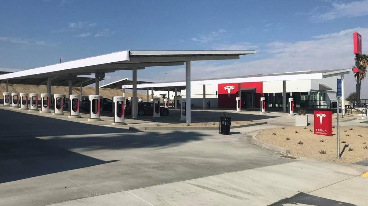 New Tesla charging station at Kettleman City.