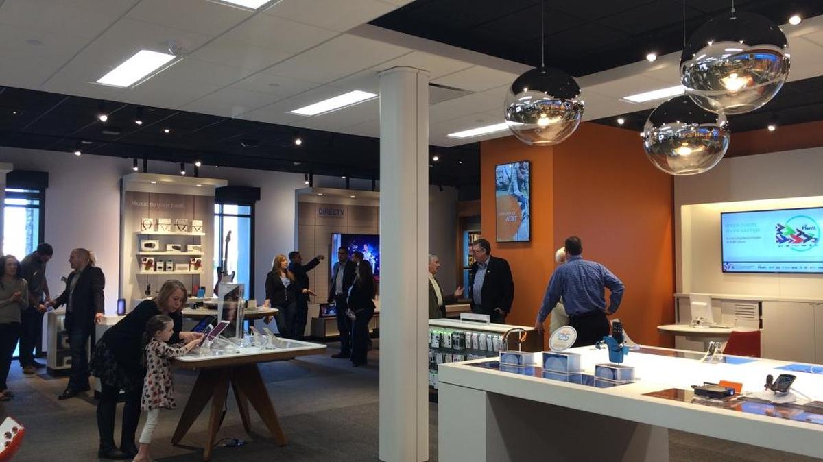 AT&T’s “store of the future” near Sierra Vista Mall in Clovis boasts an open floor plan with no cash registers.