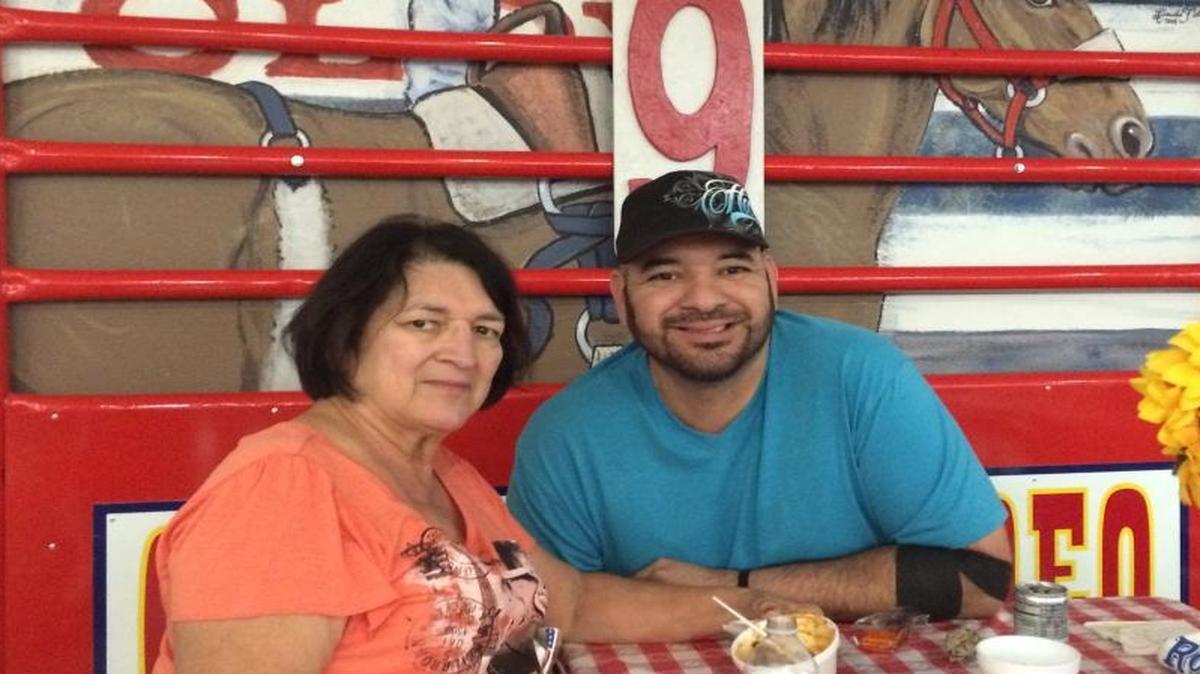 Linda Favila and Paul Favila enjoy lunch after donating blood.
