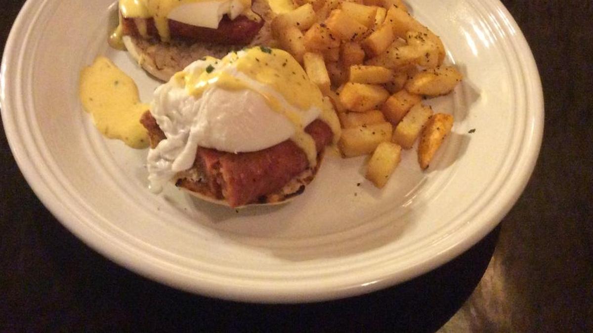
The Old Hotel Benedict shows the Creole influence in the Old Hotel Bistro menu. Andouille sausage replaced the traditional bacon or ham in Eggs Benedict. 
