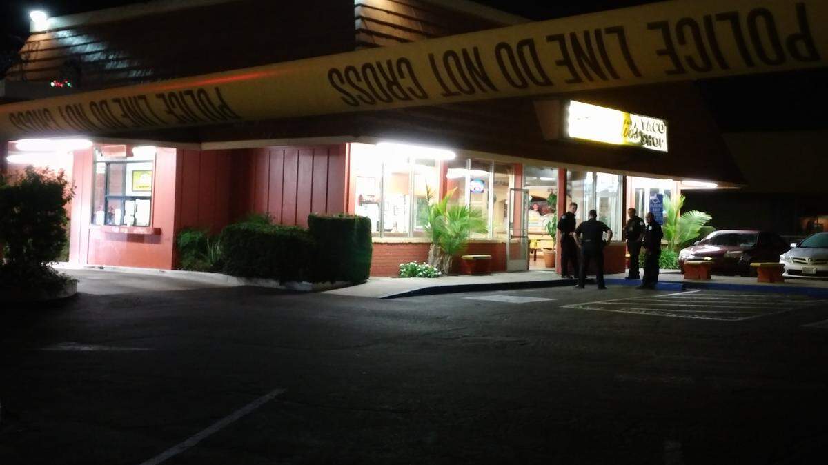Fresno police investigate an armed robbery at Robertitos restaurant at Blackstone and Indianapolis avenues Sunday, October 30, 2016.