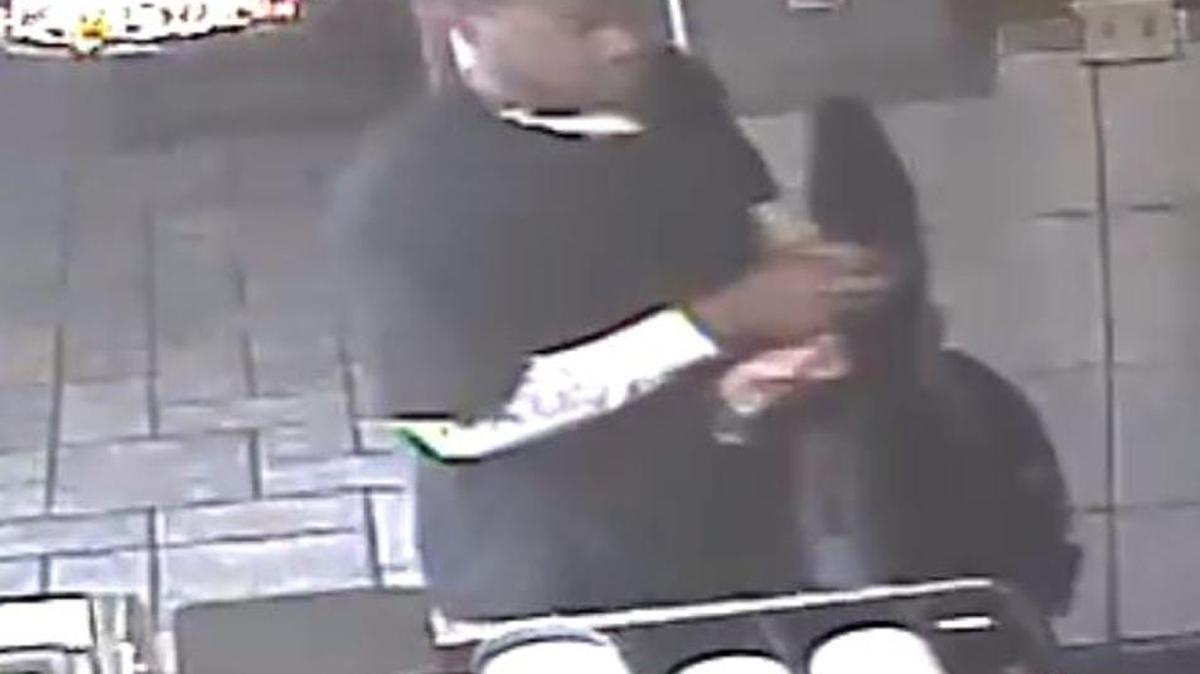 
Lemoore police are looking for two people who robbed Boston House of Pizza in Lemoore Tuesday morning, Sept. 15, 2015. 
