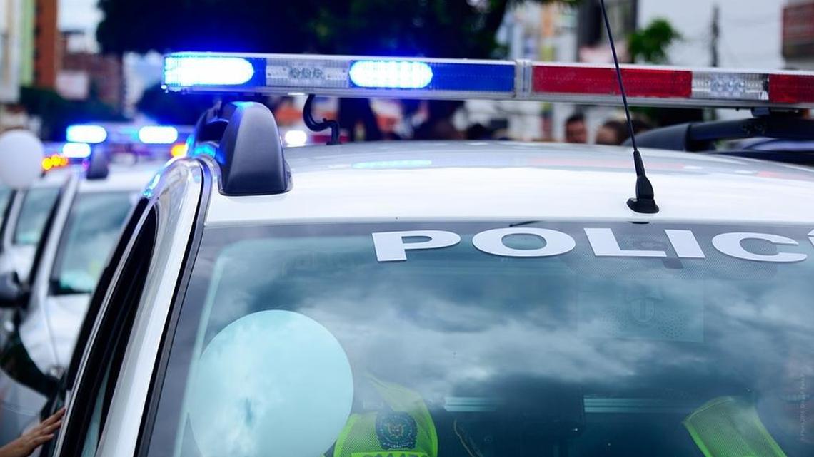 Sirens Blue Caravan Red Lights Police Cars Car