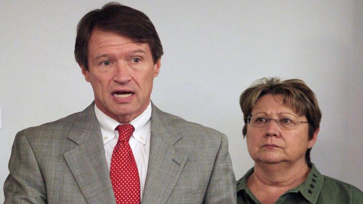 
U.S. Attorney Benjamin B. Wagner, who in 2012 stood with Fresno County Sheriff Margaret Mims to announce a marijuana growing crackdown, is concerned that county jails like the Fresno County Jail, overseen by Mims, are releasing dangerous undocumented immigrant criminals before federal law enforcement officials can file criminal immigration charges. He said that is part of the reason federal indictments in 2014 in Fresno hit the lowest level in at least five years. Indictments in 2014 were down 36% from 2013.
