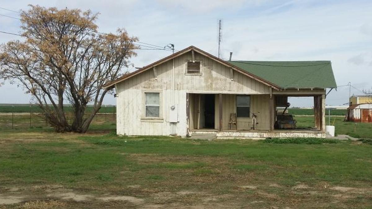 Stephen Crawley’s home on Kansas Avenue south of Hanford where he was shot three times around noon Nov. 17, 2012, after Kings County sheriff’s deputies responded to a report of him threatening his brother with a golf club.